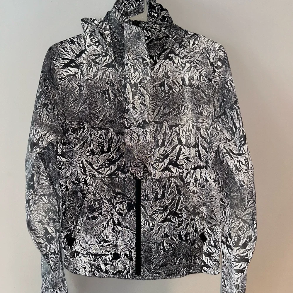 Lululemon Lab Terrain Shell Jacket Reflective - Picture 4 of 10